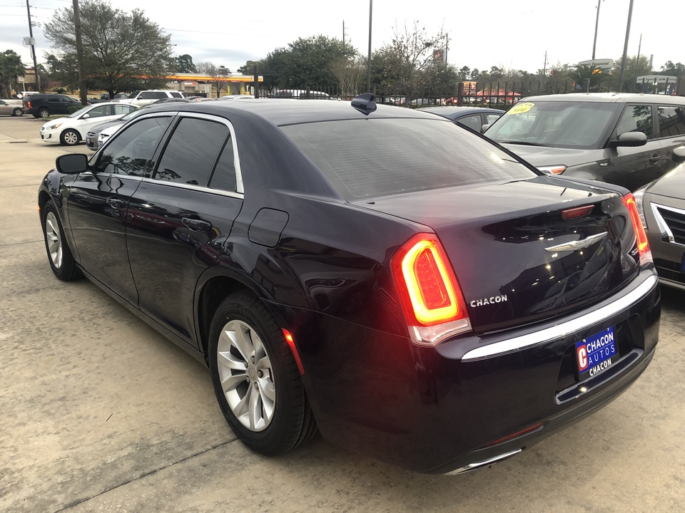 2016 Chrysler 300 Limited RWD