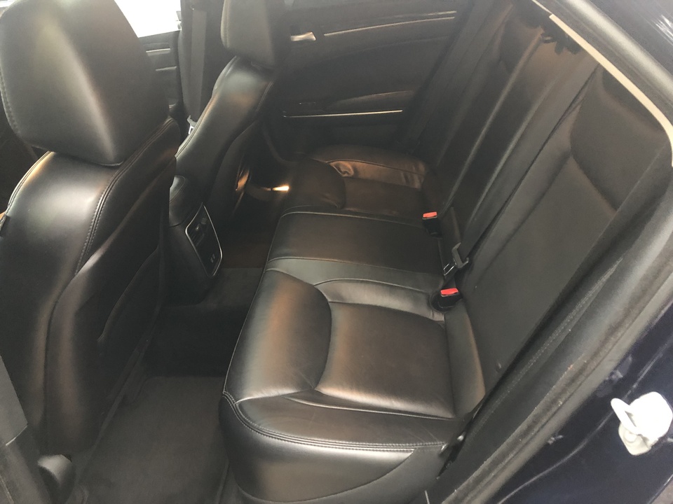 2016 Chrysler 300 Limited RWD