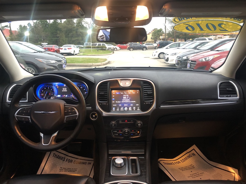 2016 Chrysler 300 Limited RWD