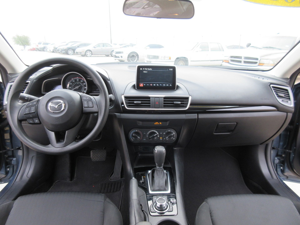 2015 Mazda MAZDA3 i Sport AT 4-Door