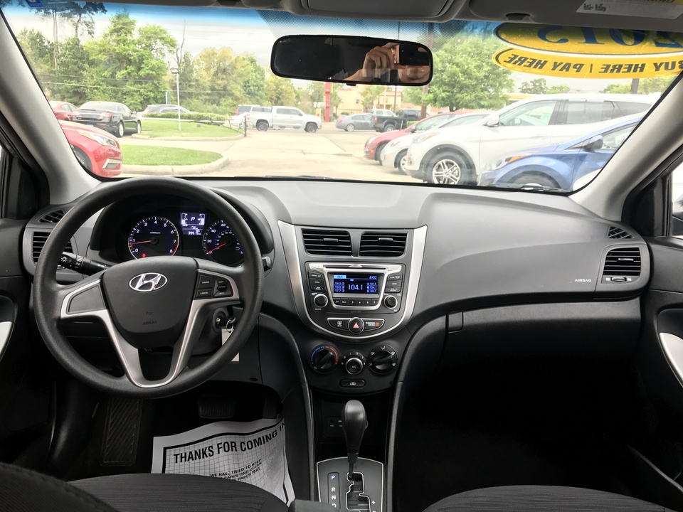 2015 Hyundai Accent GS 5-Door 6A