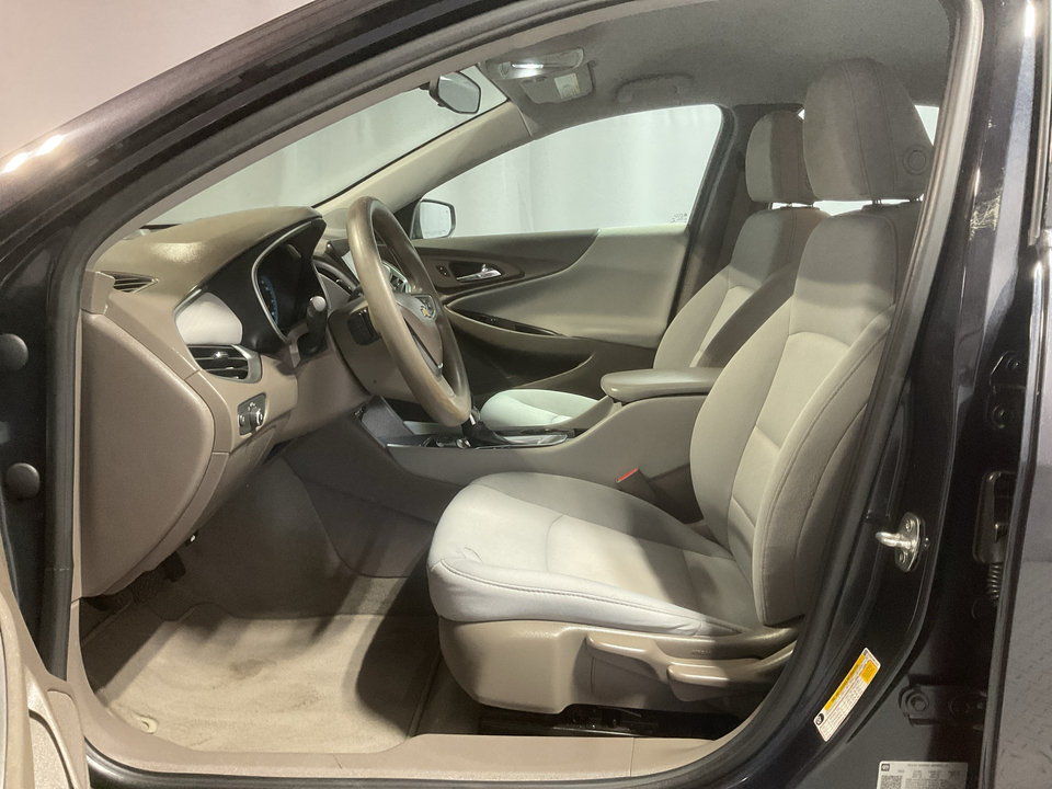 2022 Chevrolet Malibu LS