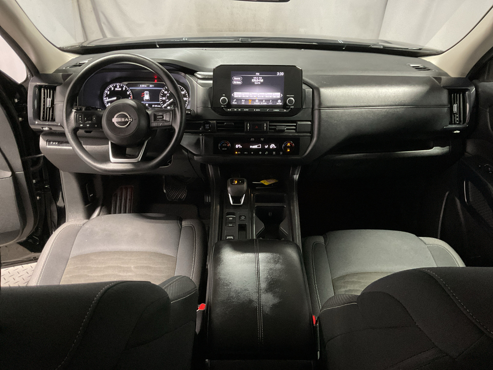 2025 Nissan Pathfinder S