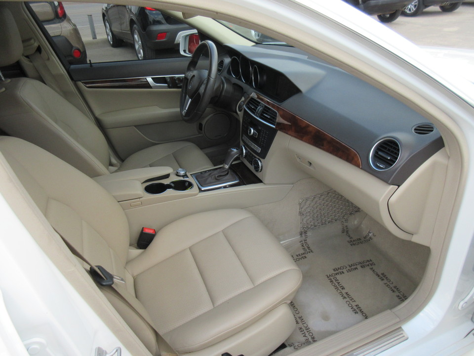 2014 Mercedes-Benz C-Class C250 Luxury Sedan
