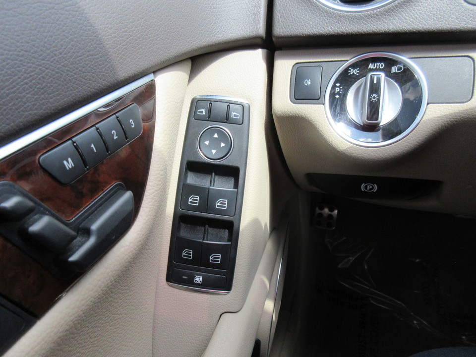 2014 Mercedes-Benz C-Class C250 Luxury Sedan