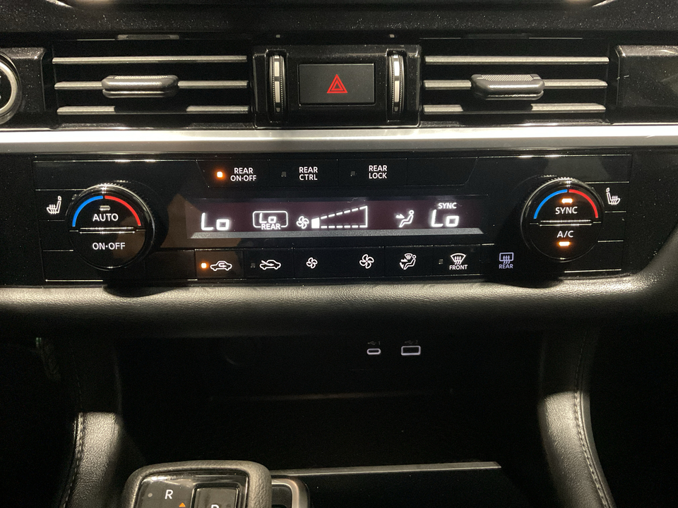 2023 Nissan Pathfinder SV