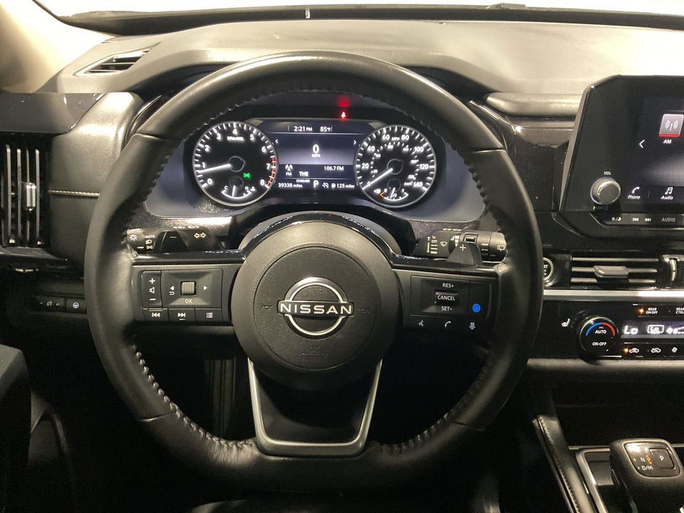 2023 Nissan Pathfinder SV