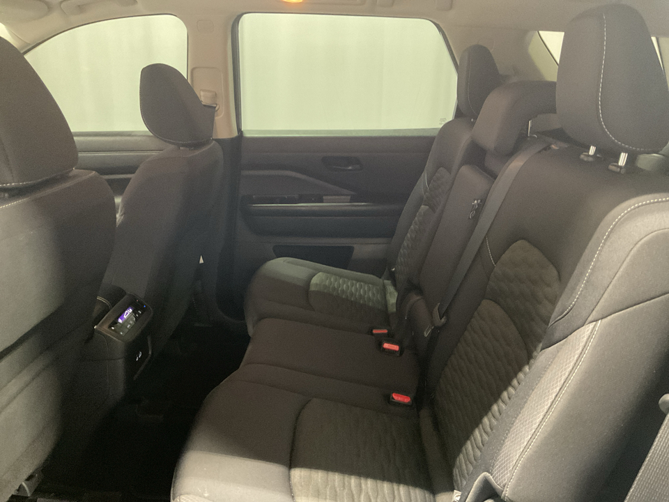 2023 Nissan Pathfinder SV