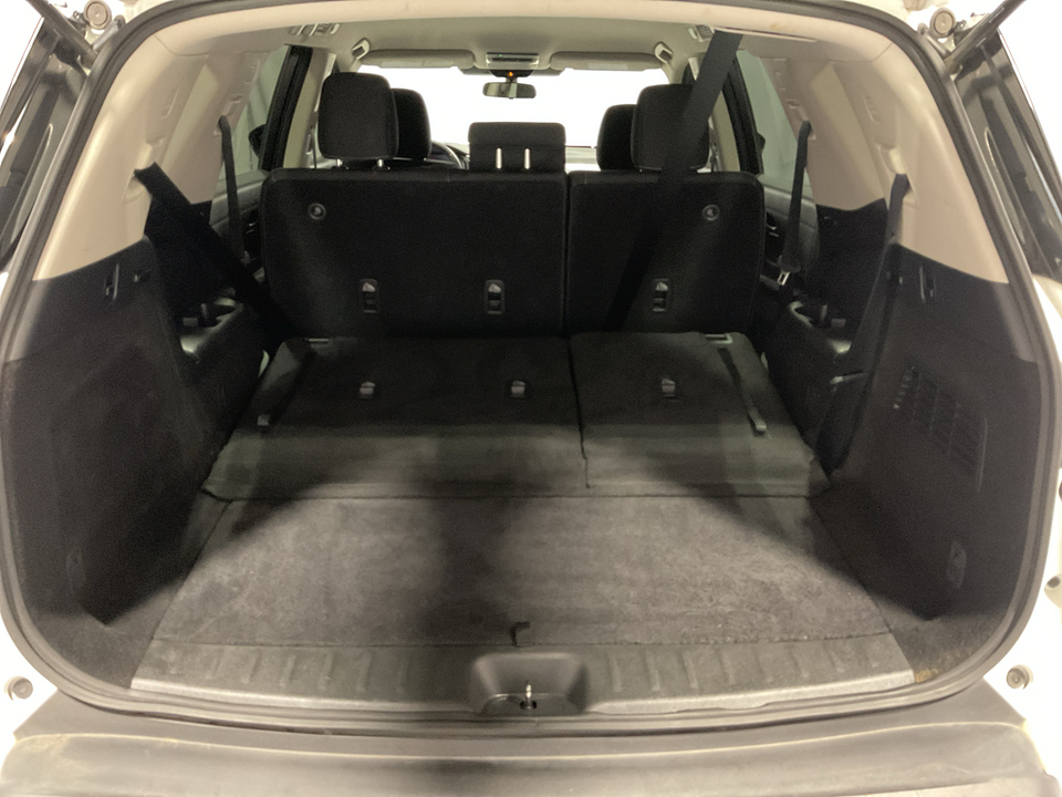 2023 Nissan Pathfinder SV