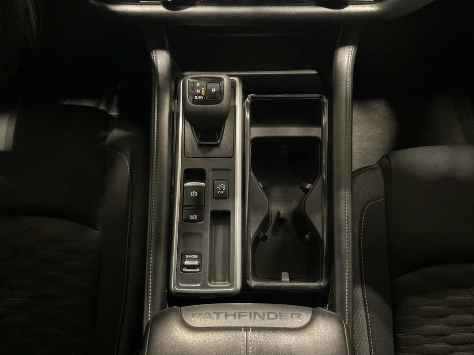 2023 Nissan Pathfinder SV