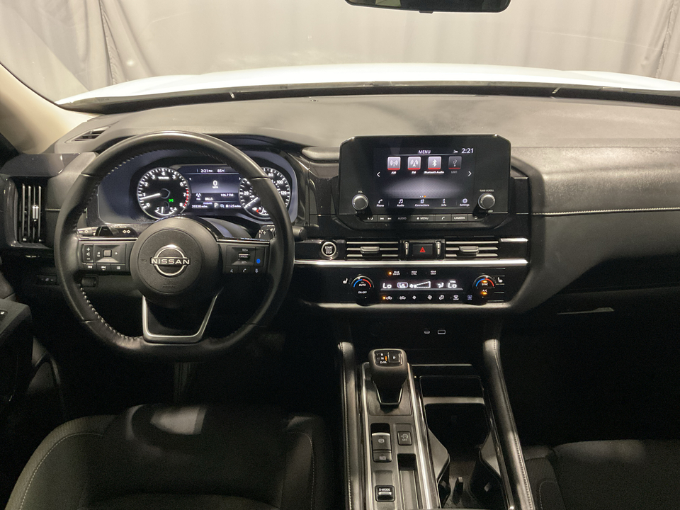 2023 Nissan Pathfinder SV