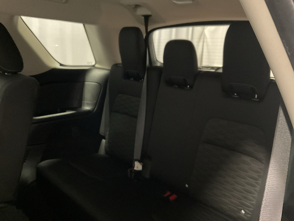 2023 Nissan Pathfinder SV