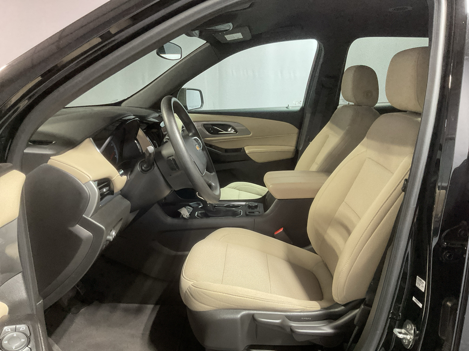 2023 Chevrolet Traverse LS FWD