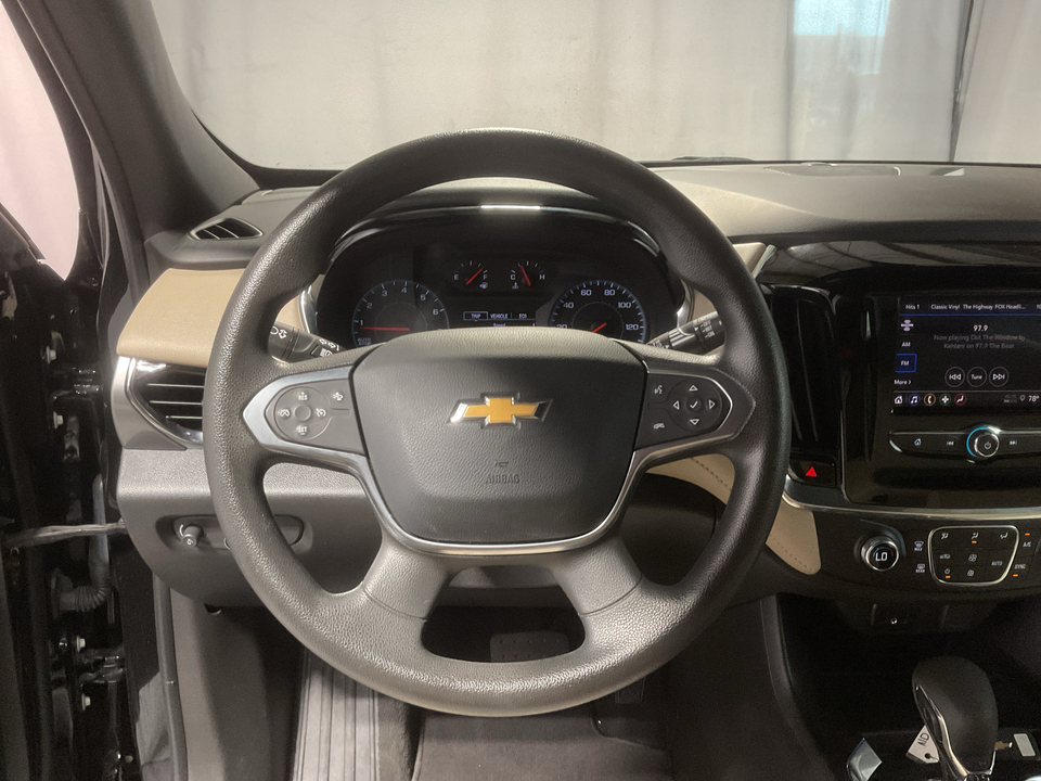 2023 Chevrolet Traverse LS FWD