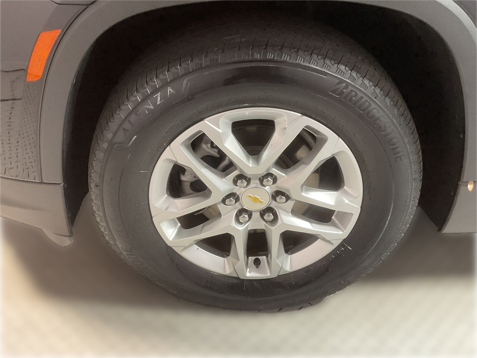 2023 Chevrolet Traverse LS FWD