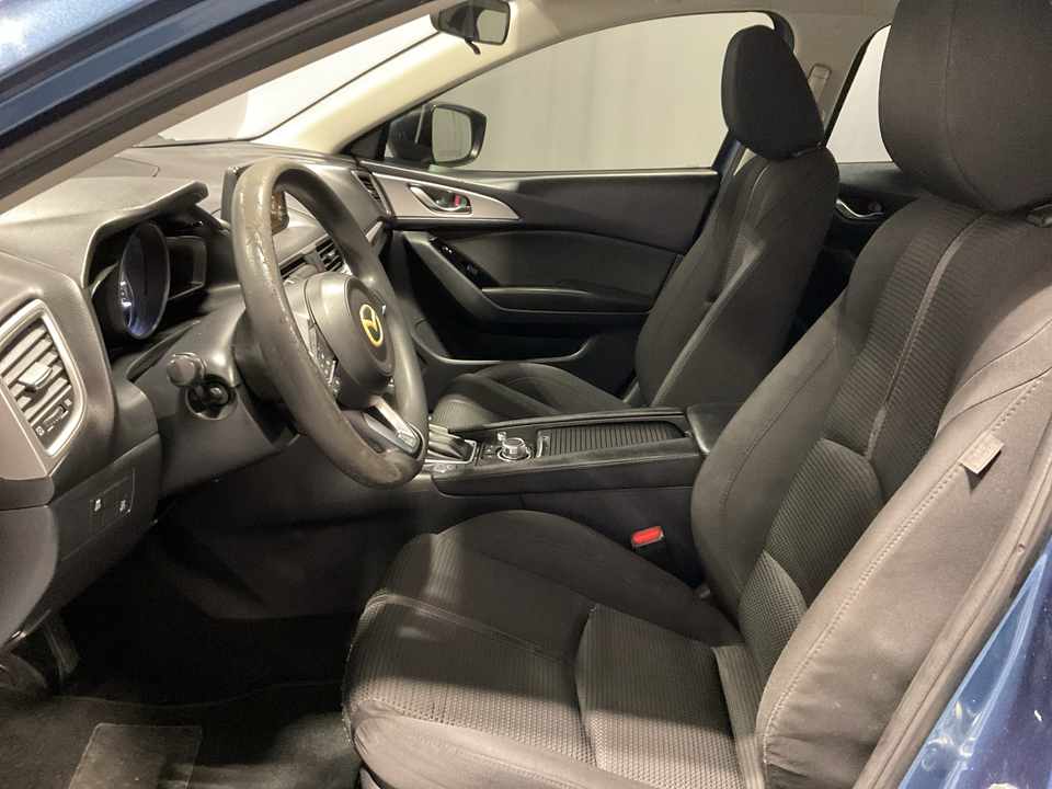 2018 Mazda MAZDA3 i Sport AT 4-Door