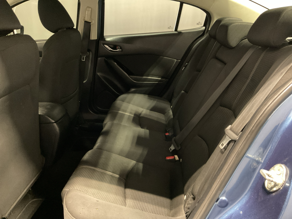 2018 Mazda MAZDA3 i Sport AT 4-Door