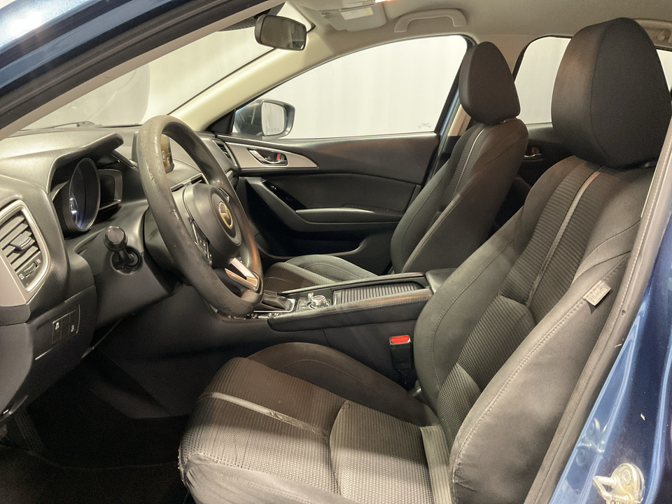 2018 Mazda MAZDA3 i Sport AT 4-Door