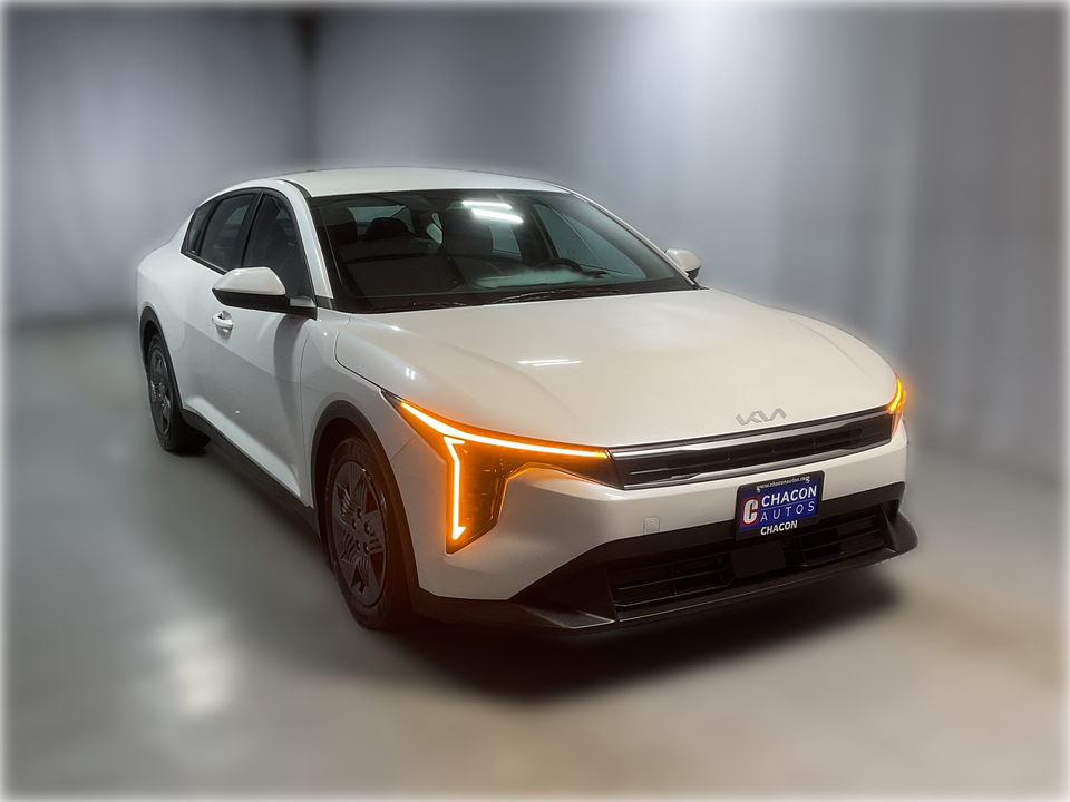 2025 Kia K4 LX AT's photo