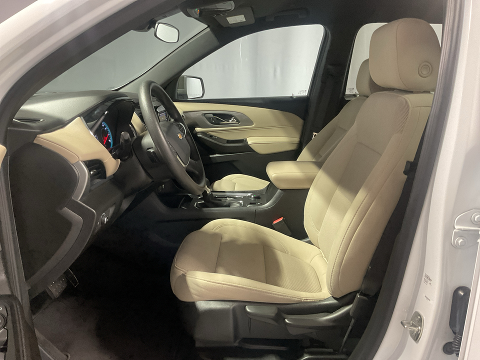 2023 Chevrolet Traverse LS FWD