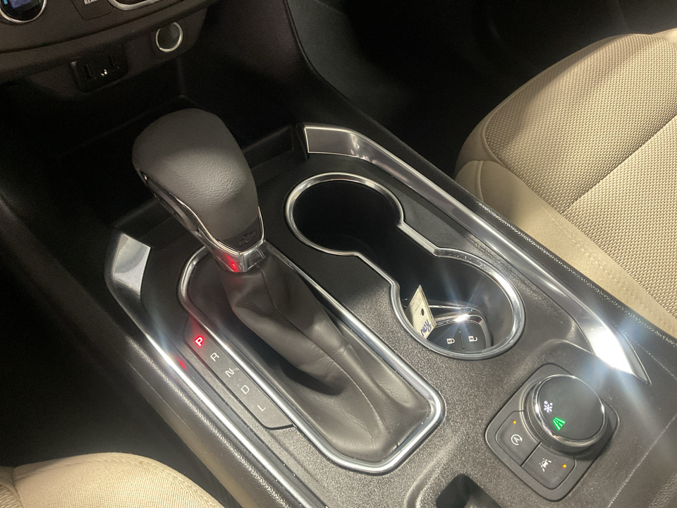 2023 Chevrolet Traverse LS FWD