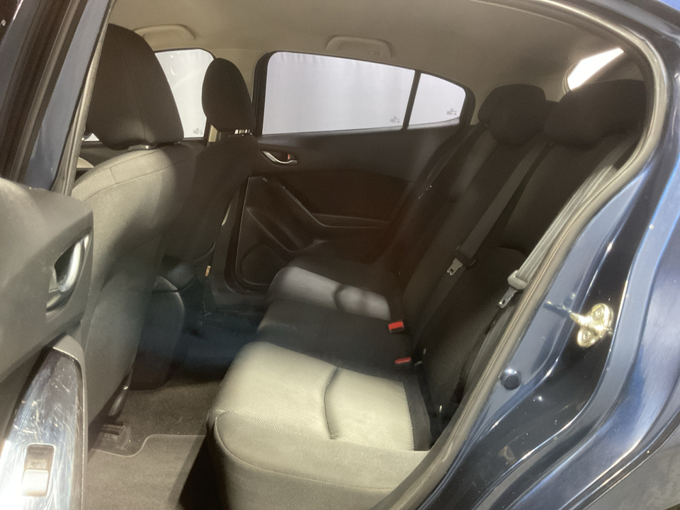 2018 Mazda MAZDA3 i Sport AT 5-Door