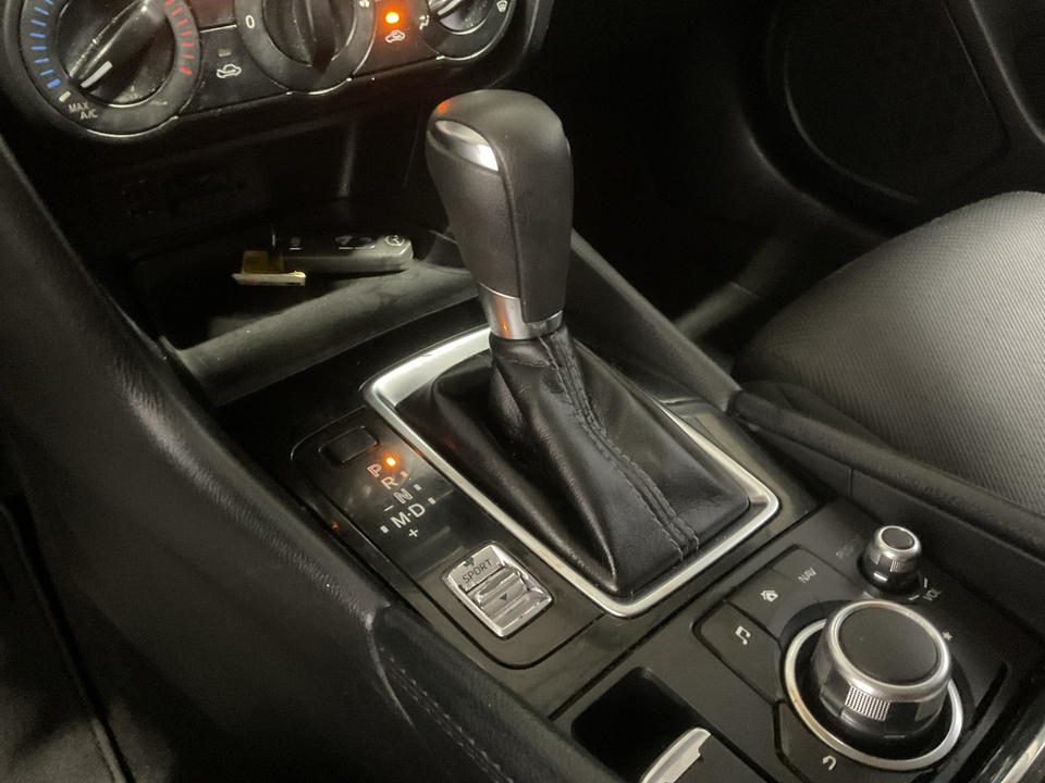 2018 Mazda MAZDA3 i Sport AT 5-Door