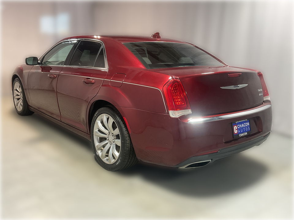 2018 Chrysler 300 Touring