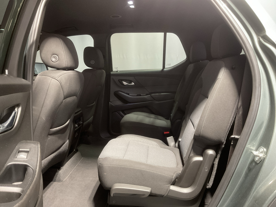 2023 Chevrolet Traverse LT Cloth FWD