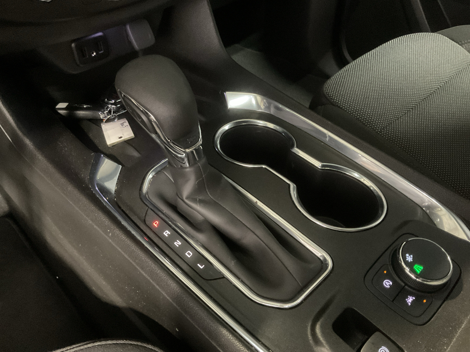 2023 Chevrolet Traverse LT Cloth FWD