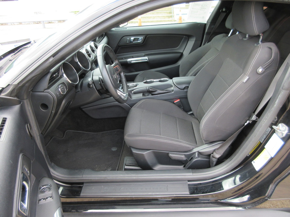 2016 Ford Mustang V6 Coupe