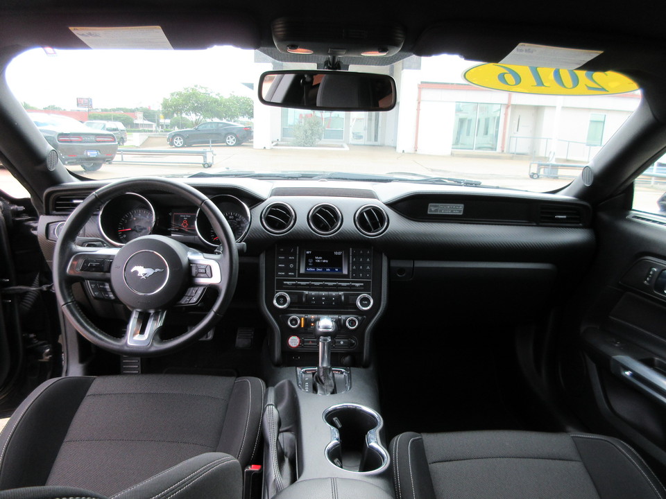 2016 Ford Mustang V6 Coupe
