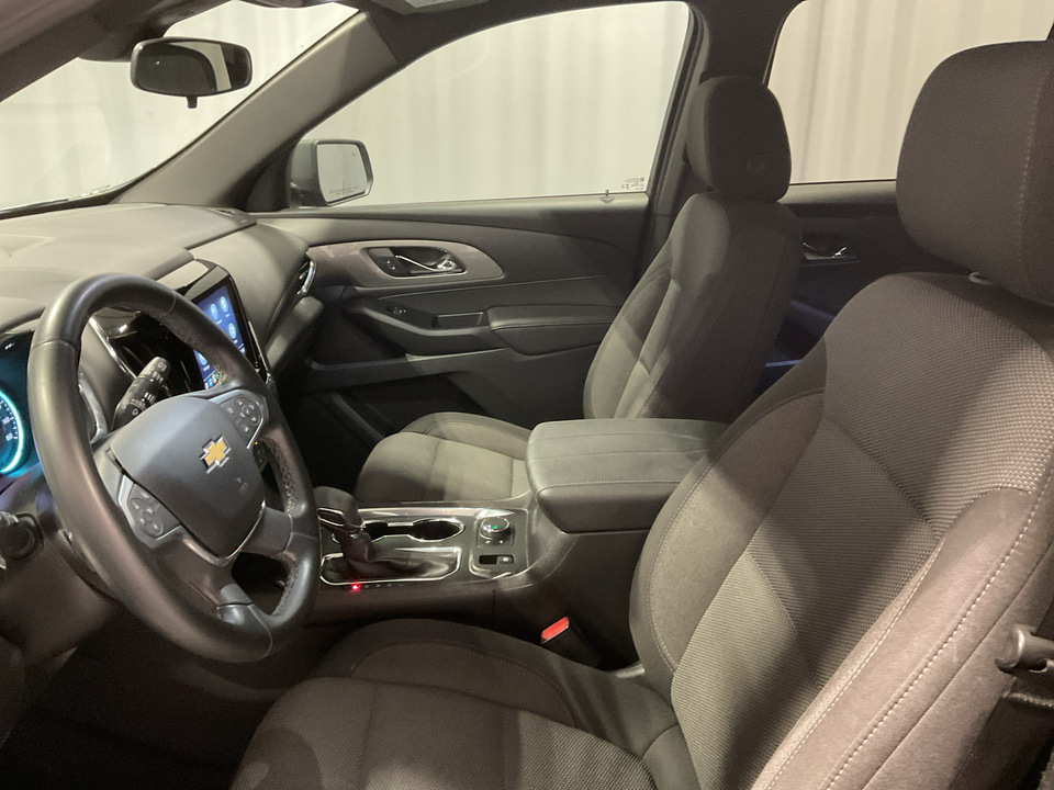 2023 Chevrolet Traverse LT Cloth FWD
