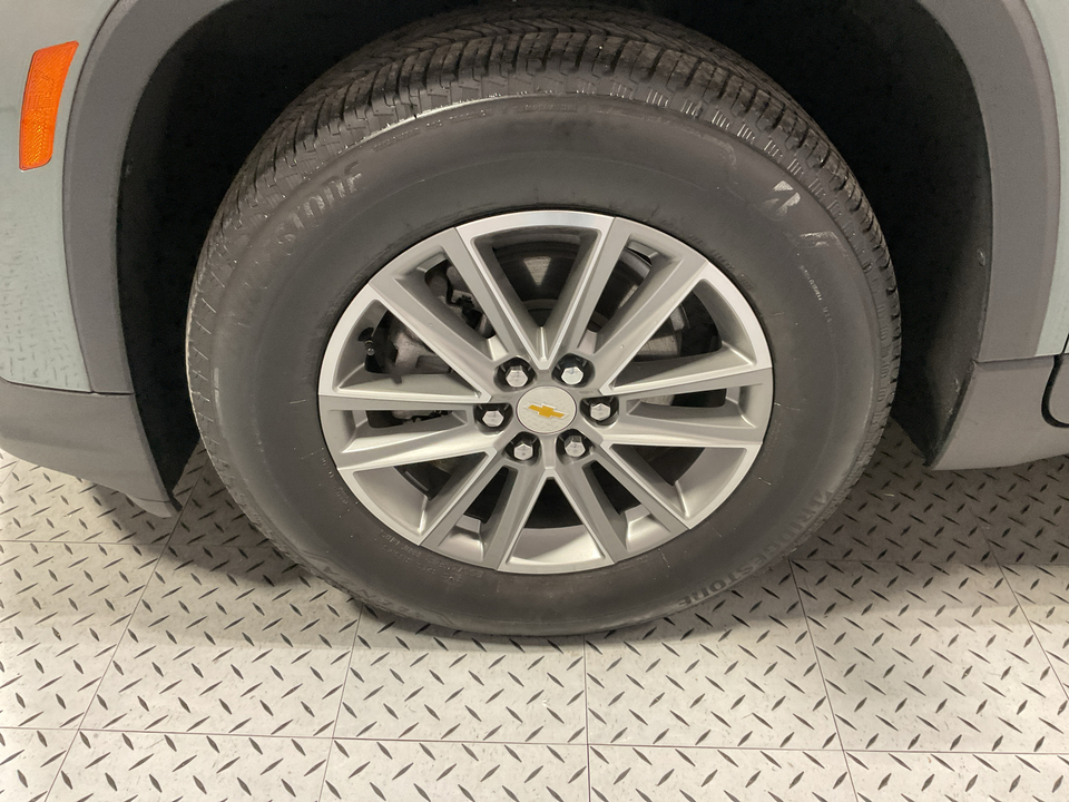 2023 Chevrolet Traverse LT Cloth FWD