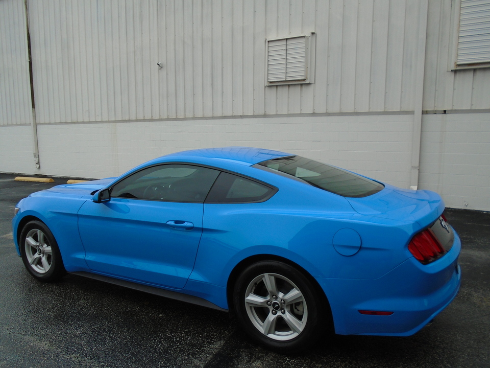 2017 Ford Mustang V6 Coupe
