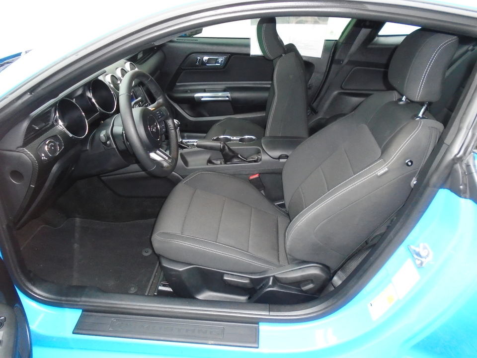 2017 Ford Mustang V6 Coupe