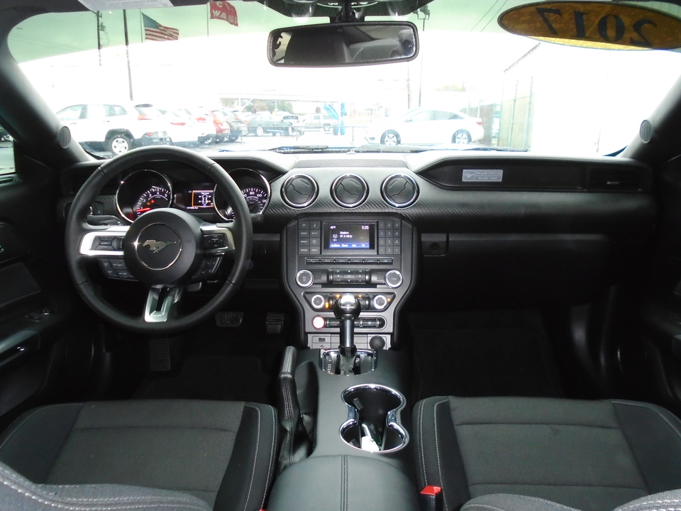 2017 Ford Mustang V6 Coupe