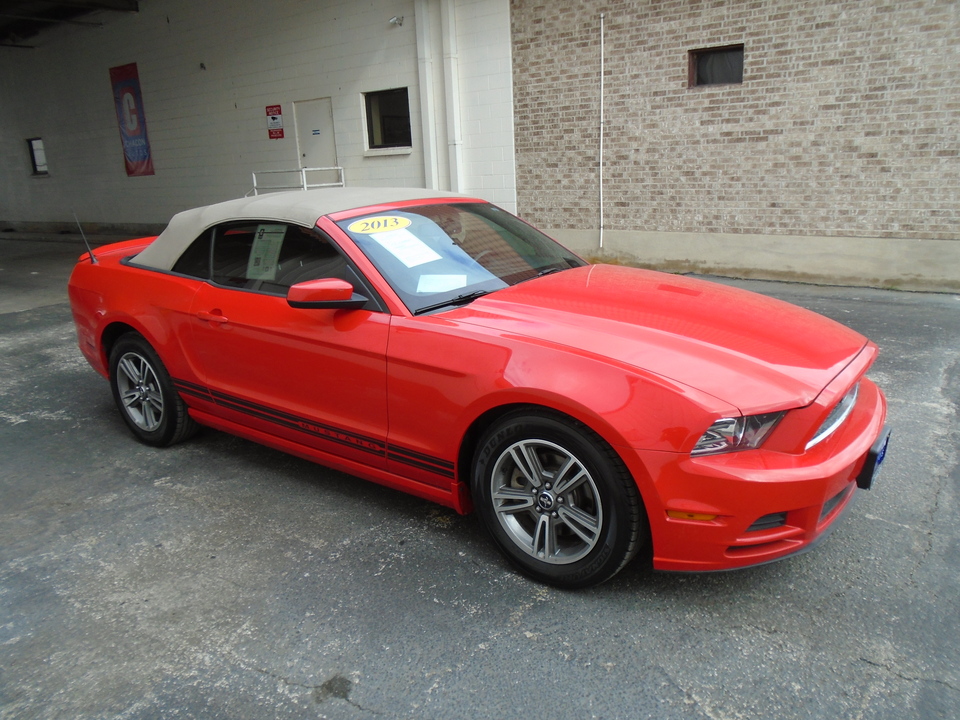 2013 Ford Mustang V6 Convertible