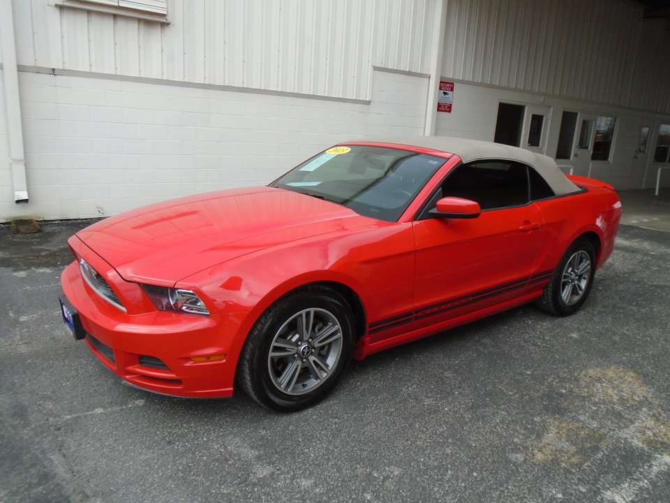 2013 Ford Mustang V6 Convertible