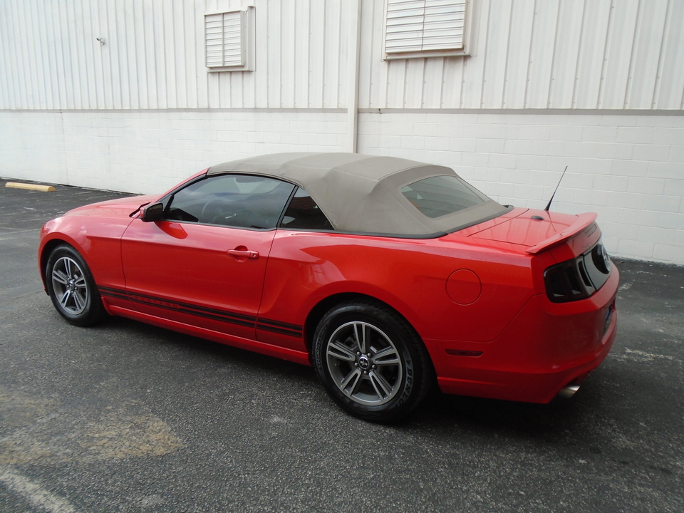 2013 Ford Mustang V6 Convertible