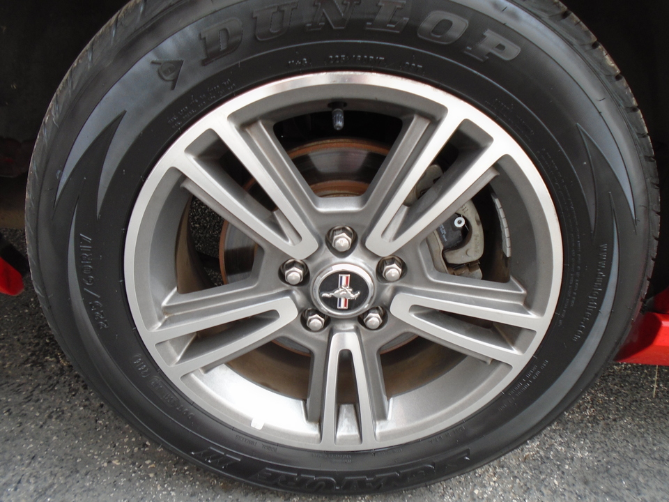 2013 Ford Mustang V6 Convertible