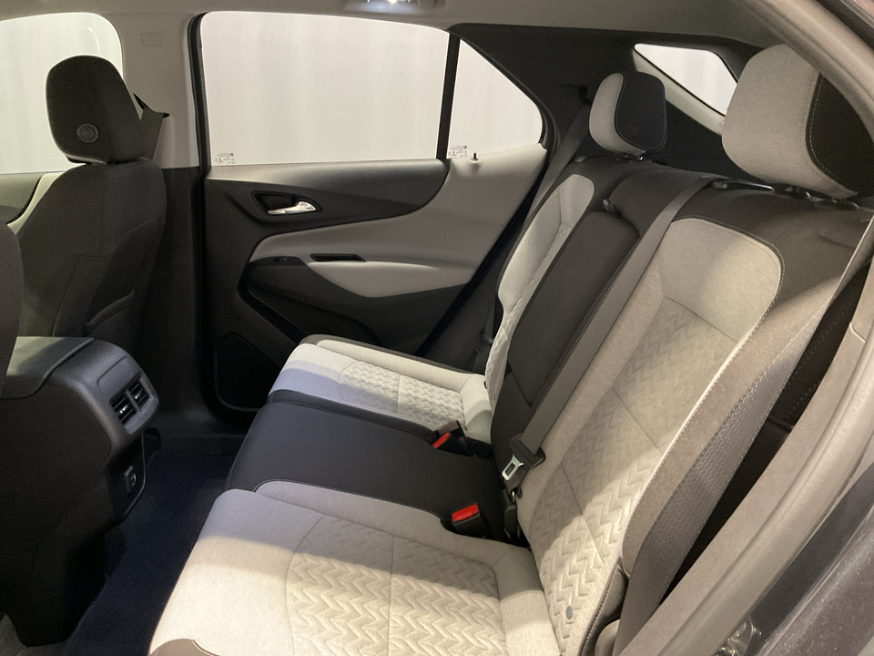2022 Chevrolet Equinox LS 2WD