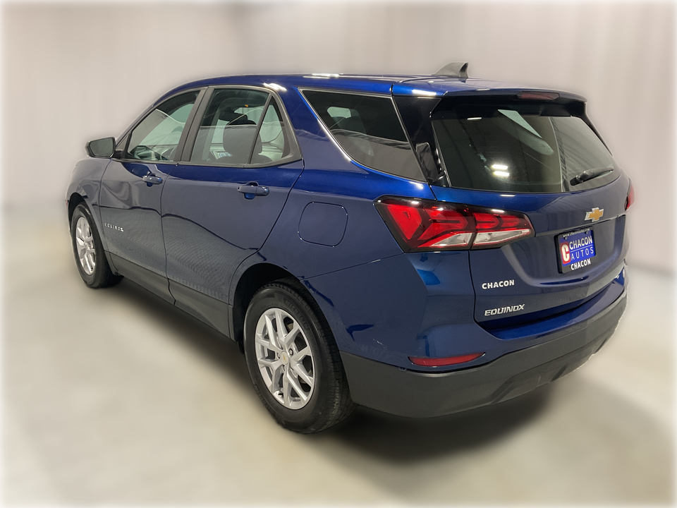 2022 Chevrolet Equinox LS 2WD