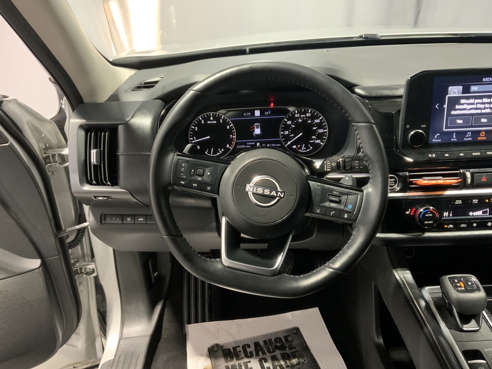 2023 Nissan Pathfinder SL