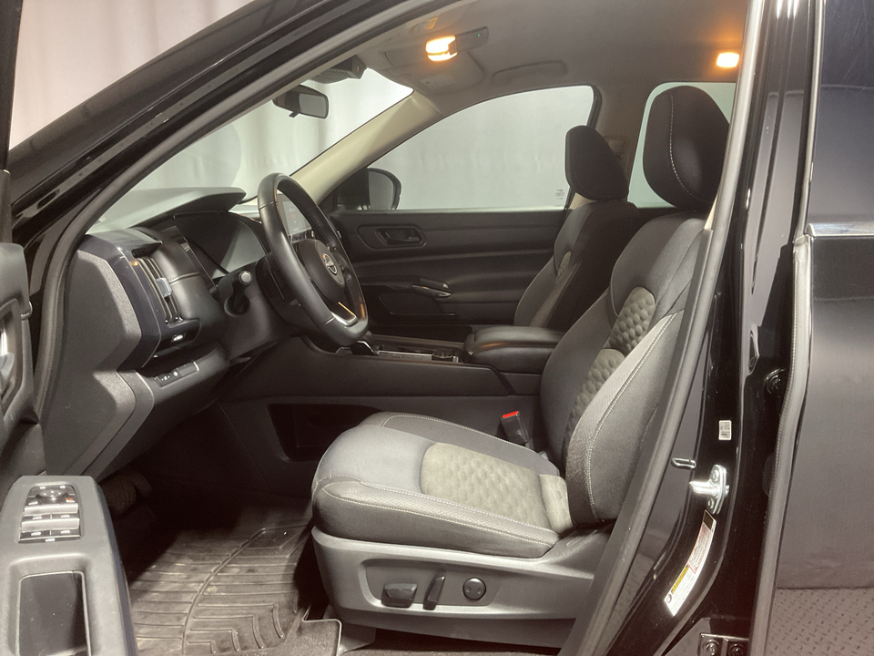 2024 Nissan Pathfinder SV 4WD