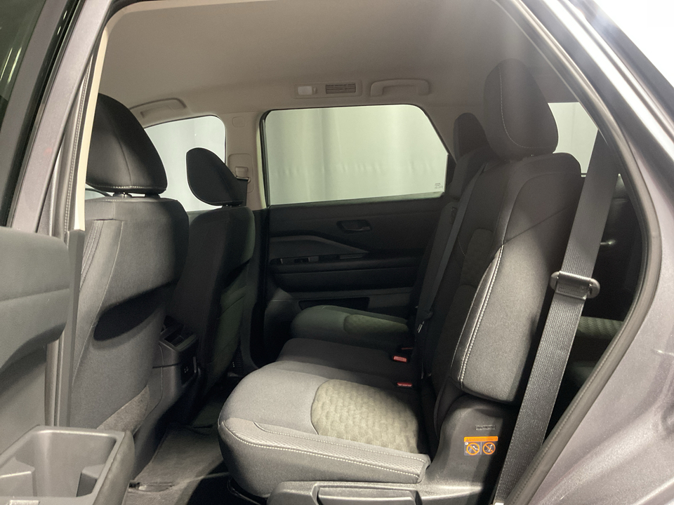 2024 Nissan Pathfinder S