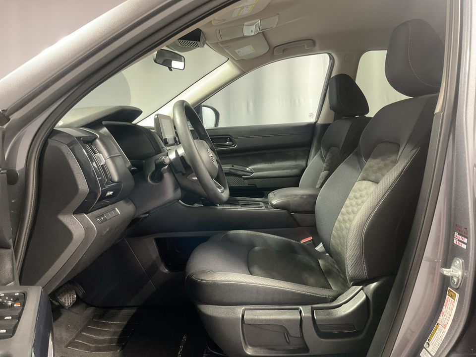 2024 Nissan Pathfinder S