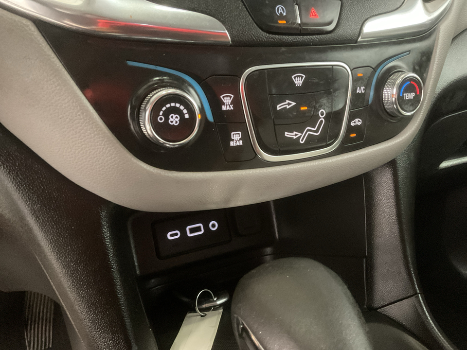 2022 Chevrolet Equinox LS 2WD