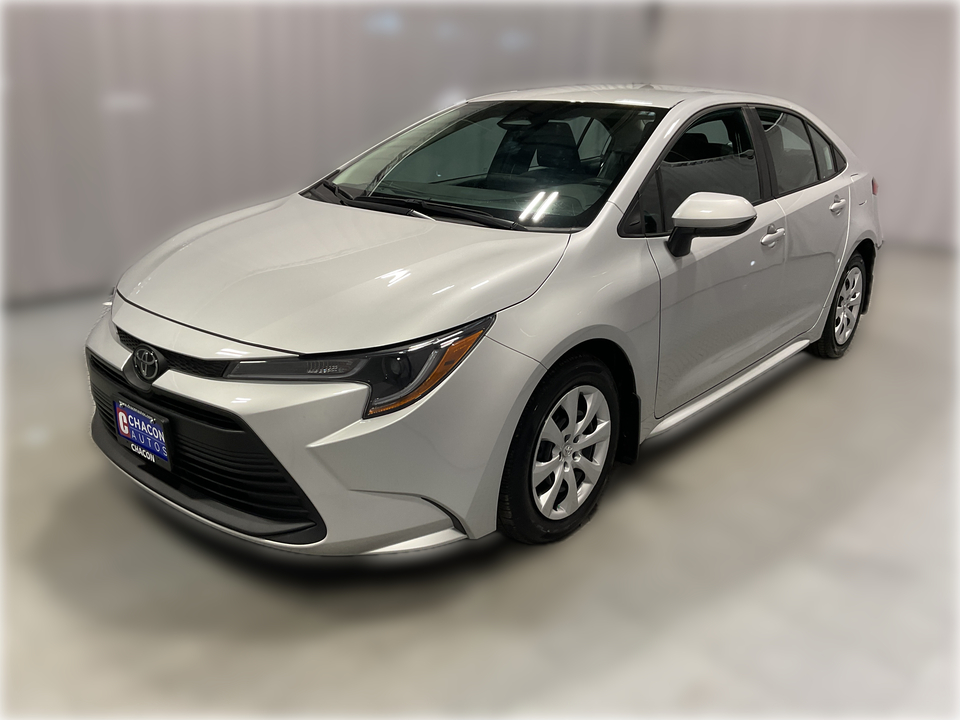 2025 Toyota Corolla LE photo 3