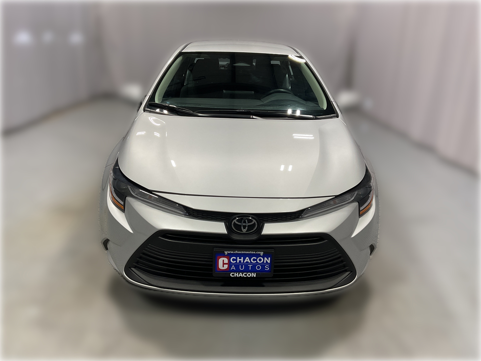 2025 Toyota Corolla LE photo 2